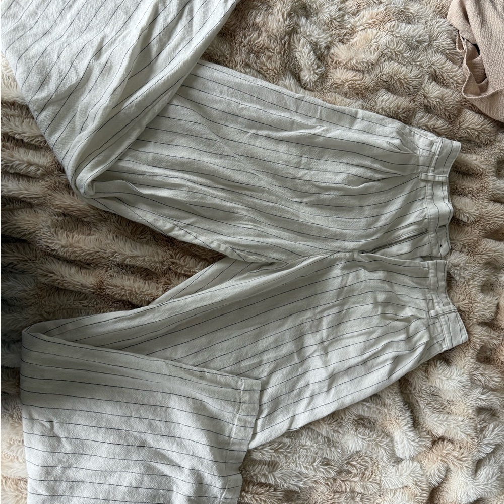 GAP white and blue linen type Easy Trousers